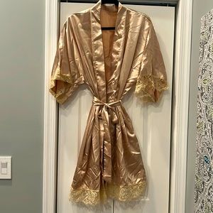 EUC Gold Satin Robe with Pockets and Belt, Size XL